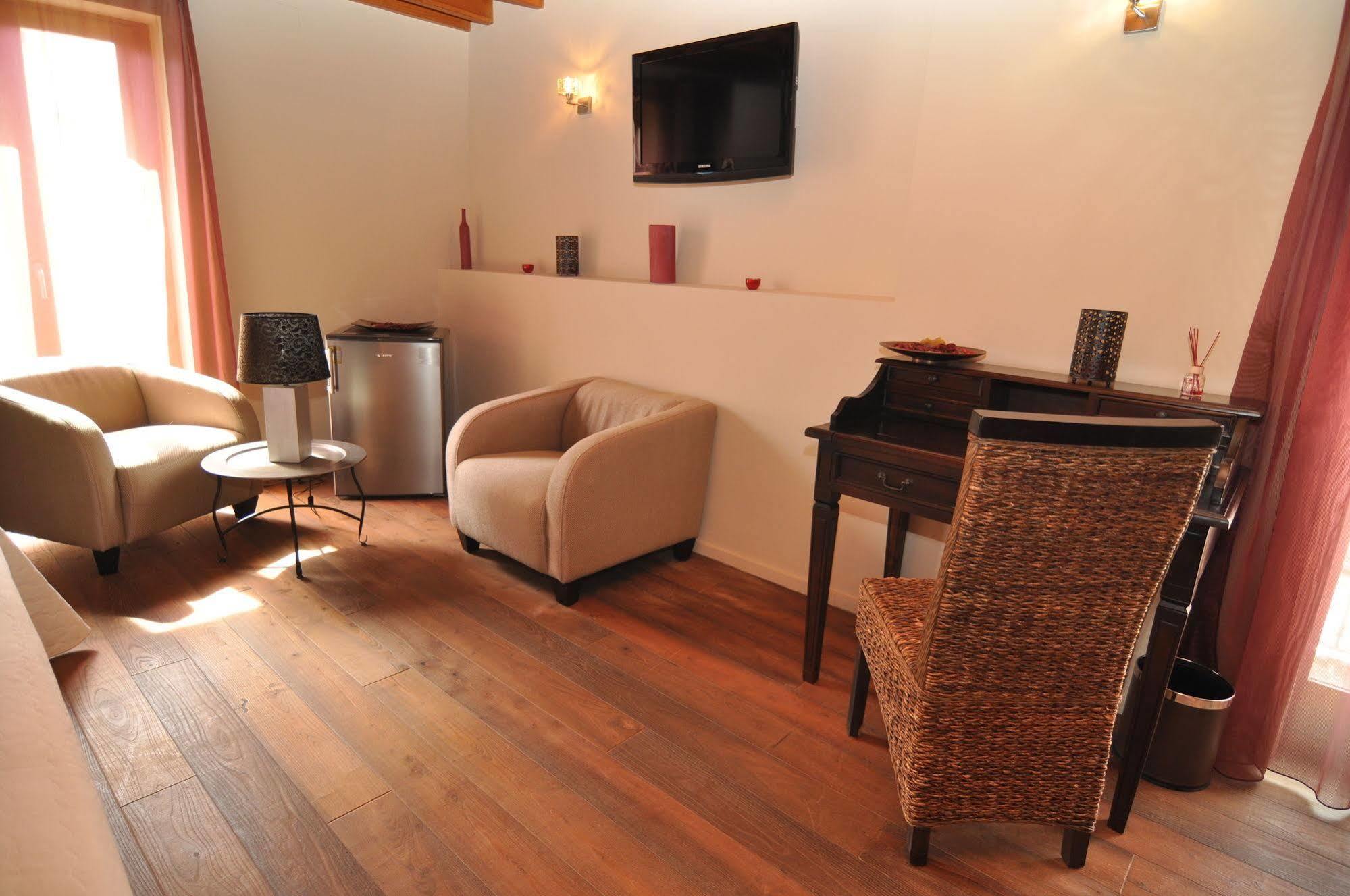 Hostal De Cabrit Sant Mateu Eksteriør billede